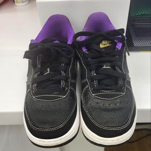 Air Force 1 LV8 Black/Purple
